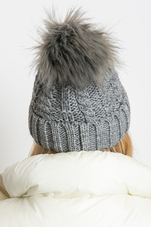 Šedá zimní čepice