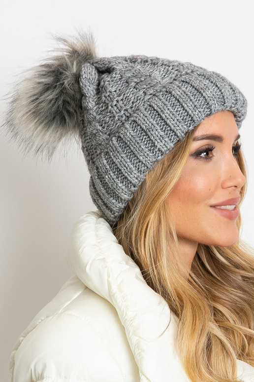 Šedá zimní čepice