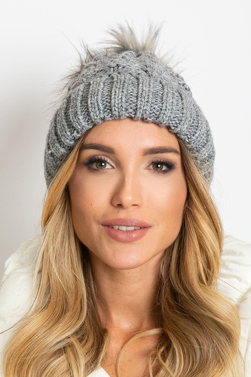 Šedá zimní čepice