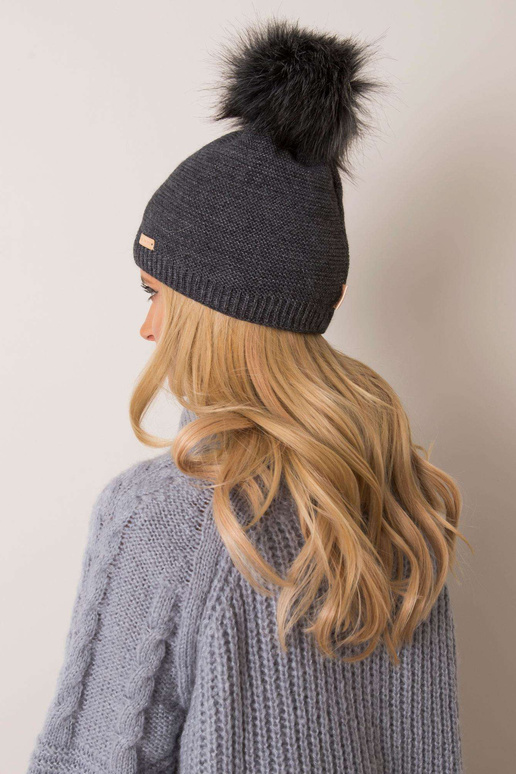 Tmavě šedá zimní čepice RUE PARIS