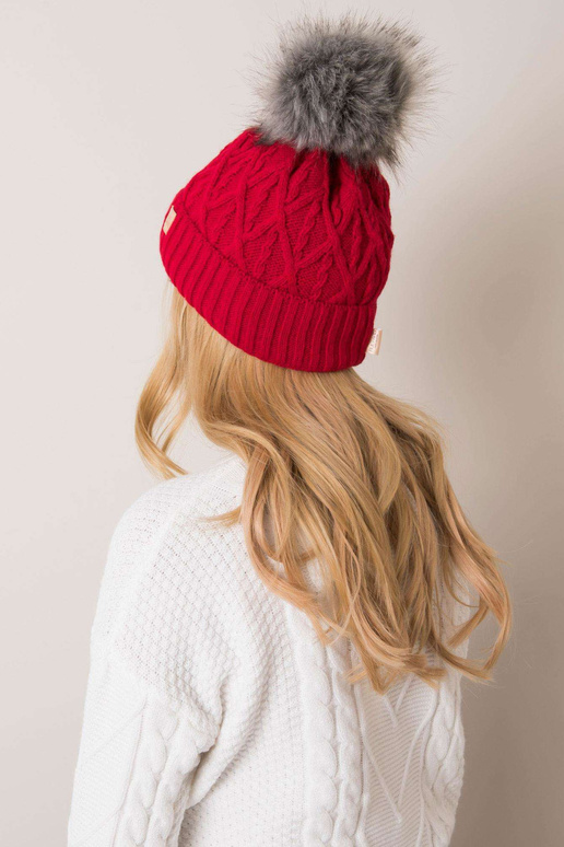 Červená čepice s bambulí RUE PARIS