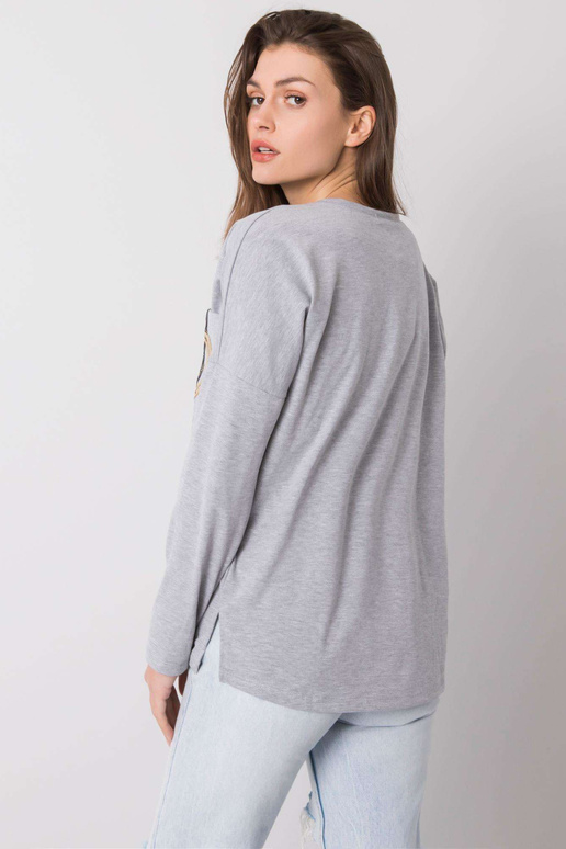 Šedá halenka Vítejte