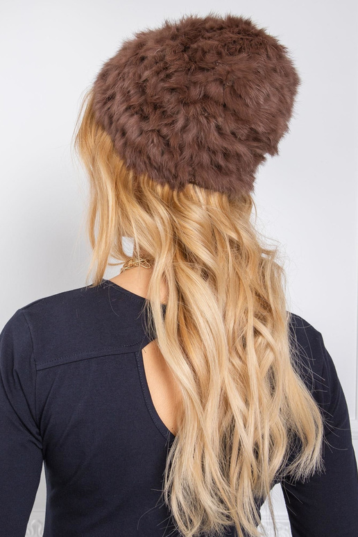 Hnědá kožešinová čepice