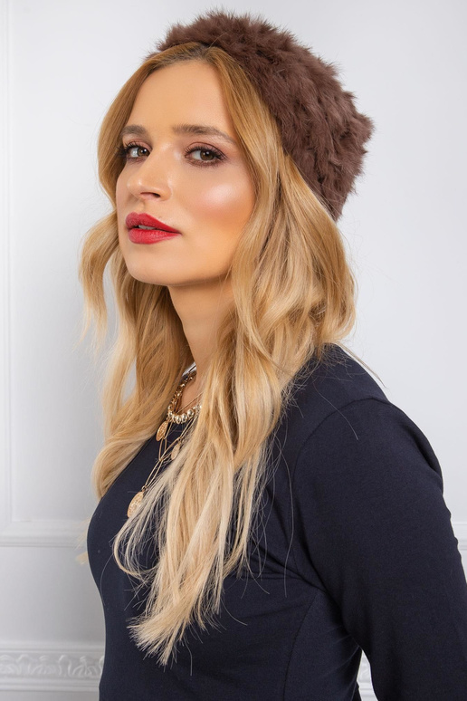 Hnědá kožešinová čepice