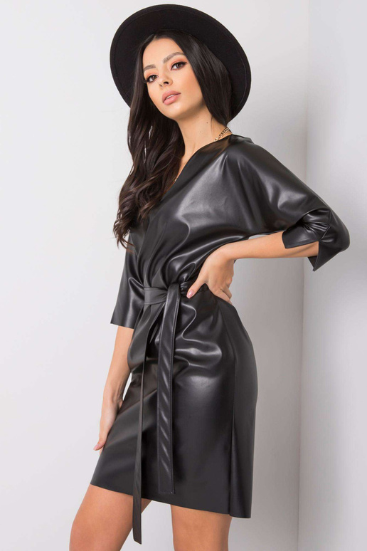 Černé šaty z ekologické kůže