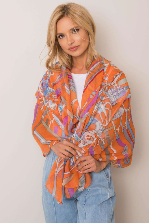 Oranžový šátek se vzory