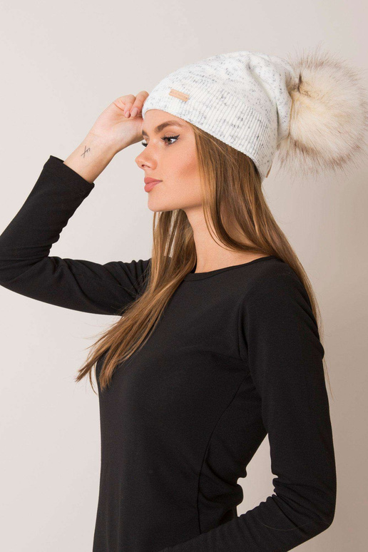 Ecru dámská čepice s bambulí RUE PARIS