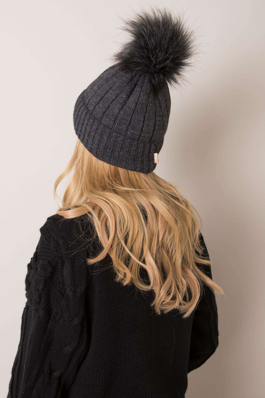 Tmavě šedá zimní čepice RUE PARIS