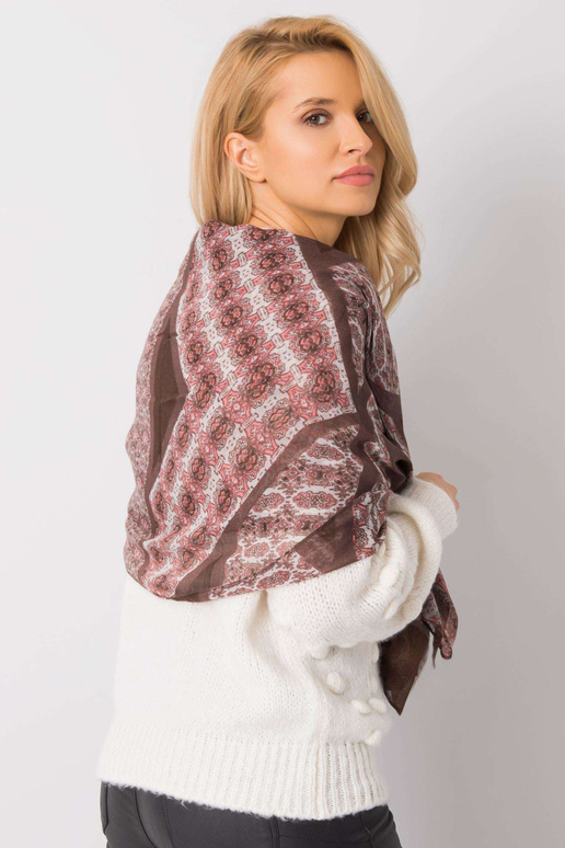 Hnědobroskvová šála se vzory