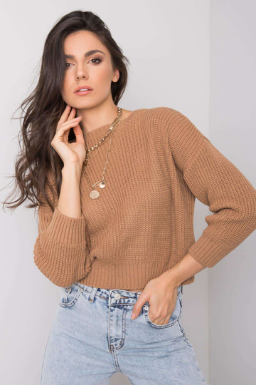 Hnědý klasický svetr...