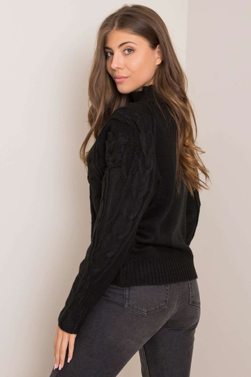 Miguelův černý svetr 2