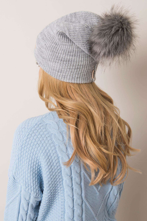 Světle šedá čepice s bambulí RUE PARIS