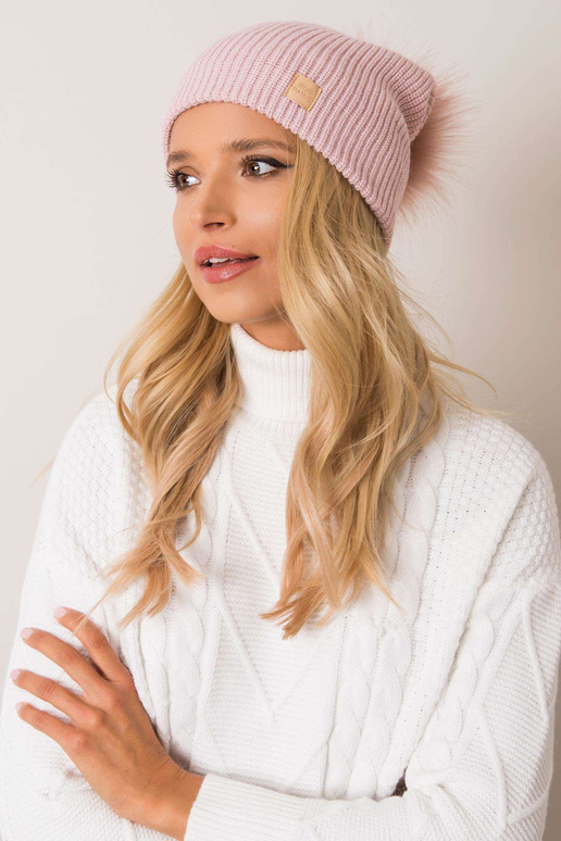 Světle růžová čepice s bambulí RUE PARIS