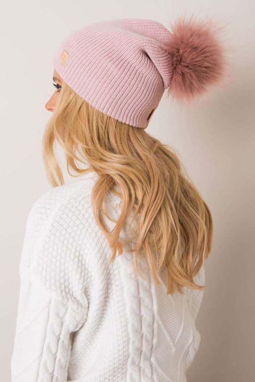 Světle růžová čepice s bambulí RUE PARIS