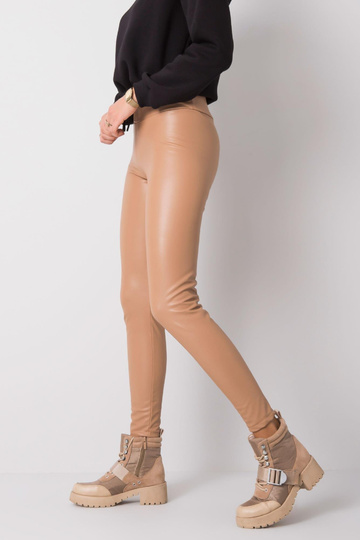 Briana světle hnědé...