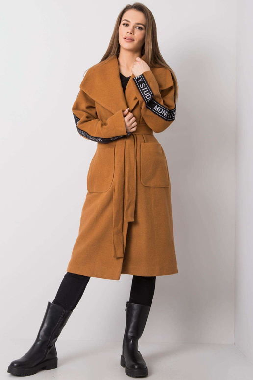 Danniho světle hnědý kabát