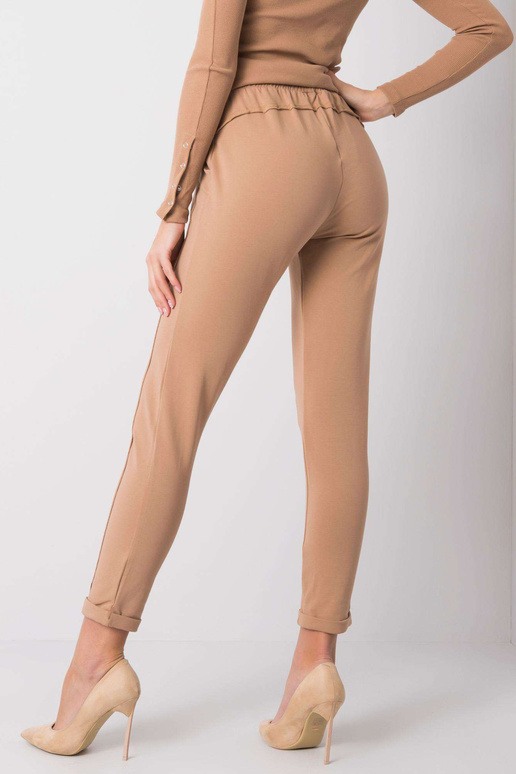 Velbloudí kalhoty Přístupné