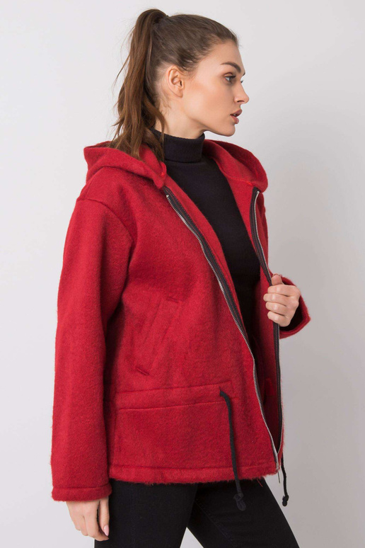 Audreyin vínový kabát