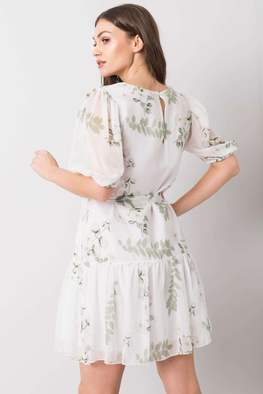 Emilyiny bílé šaty