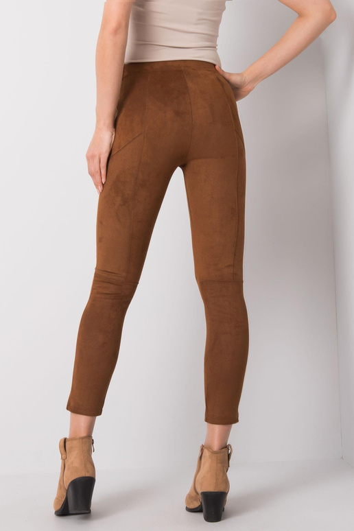 Manoelovy hnědé kalhoty