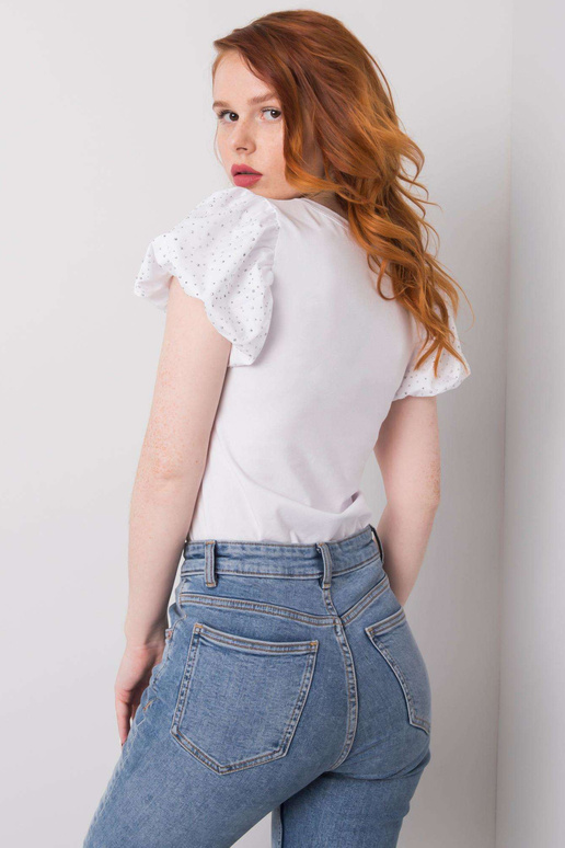 Bílé tričko s nášivkou Tilly Bílé tričko s nášivkou Tilly