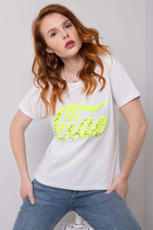 Bílé tričko s nášivkou Erin Bílé tričko s nášivkou Erin