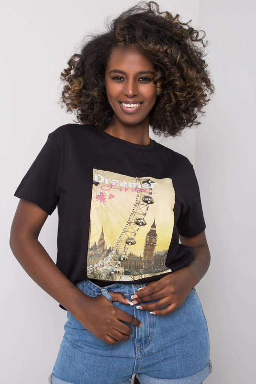 Černé tričko s nášivkou Yuna Černé tričko s nášivkou Yuna