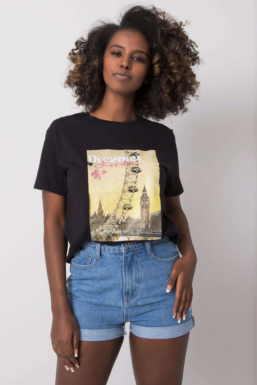 Černé tričko s nášivkou Yuna Černé tričko s nášivkou Yuna