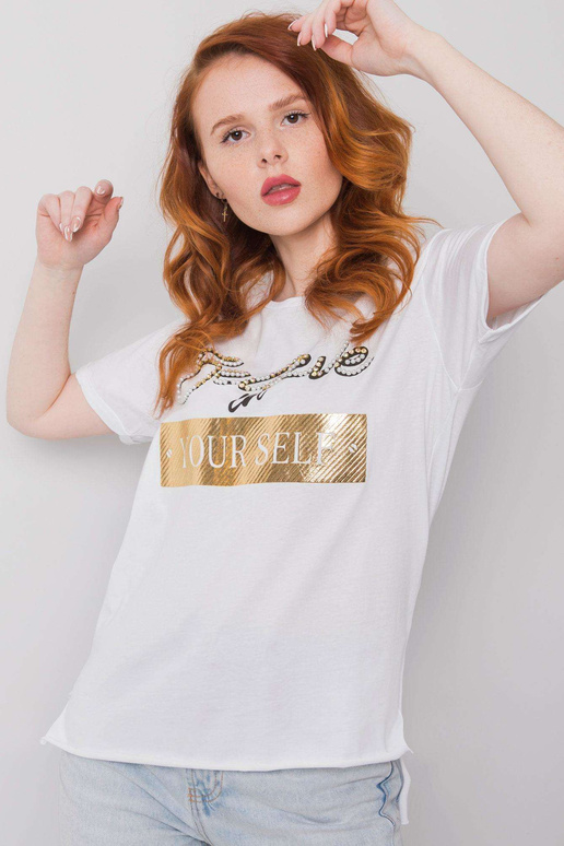 Bílé dámské tričko s nášivkou Evelyn Bílé dámské tričko s nášivkou Evelyn