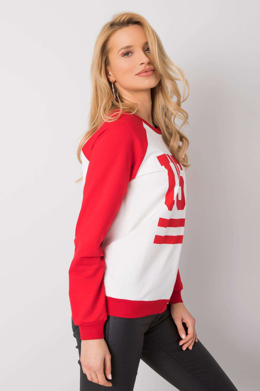 Bíločervená mikina s potiskem...