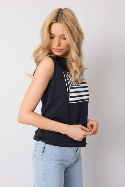 Námořnicky modrý top s potiskem Petra...