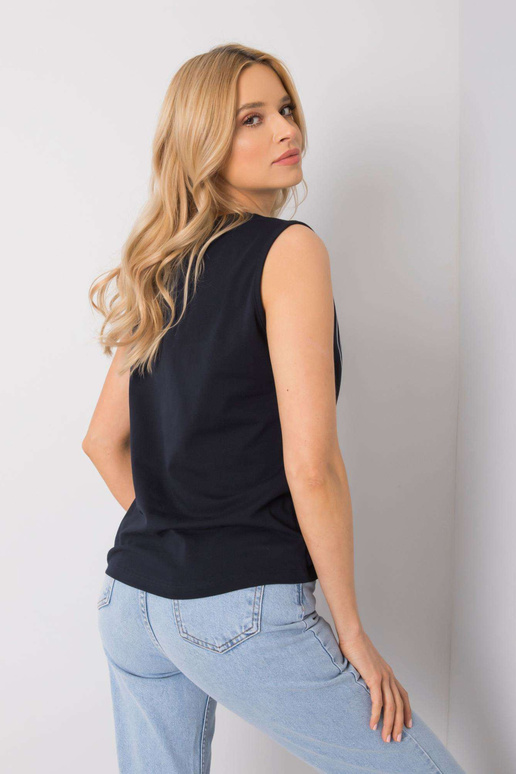 Námořnicky modrý top s potiskem Petra...