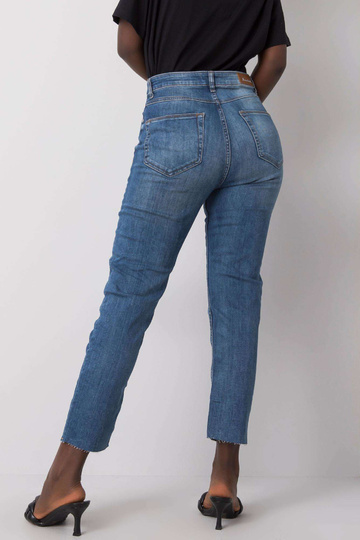 Modré džínové kalhoty...