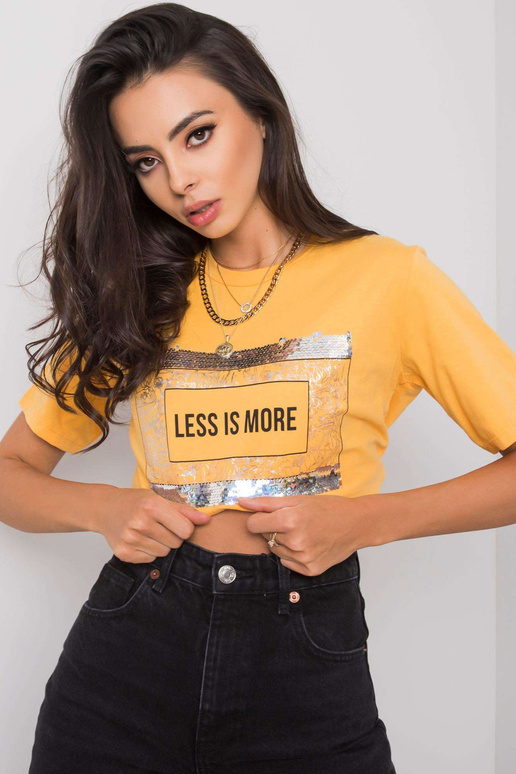 Světle oranžové tričko s nápisem Nikki Světle oranžové tričko s nápisem Nikki