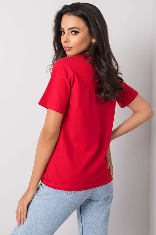 Červené tričko s nápisem Nikki Červené tričko s nápisem Nikki