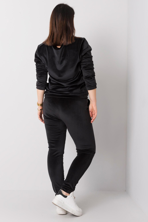 Jeanne's černý velurový set plus size...
