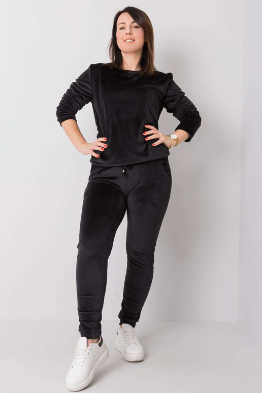 Jeanne's černý velurový set plus size...