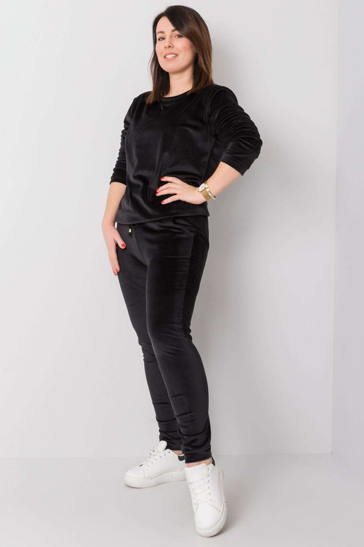 Jeanne's černý velurový set plus size...