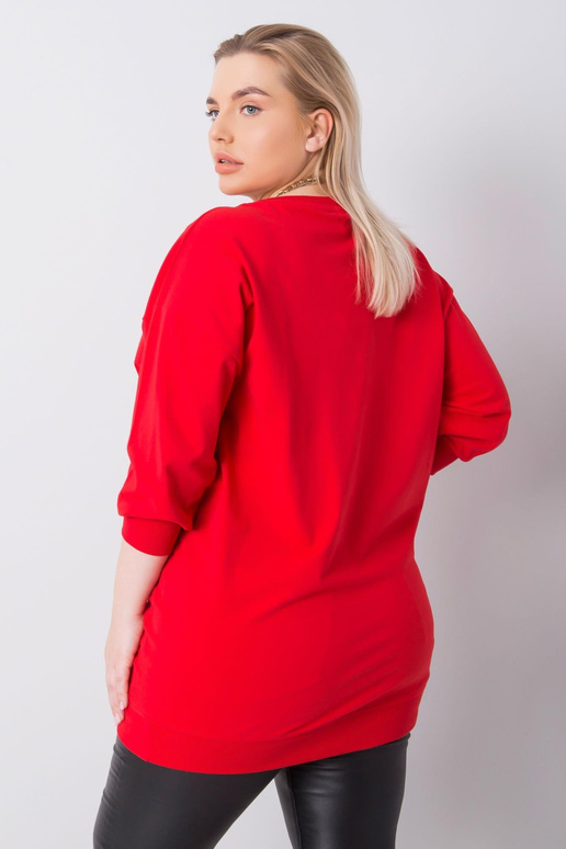 Červená nadměrná halenka s nášivkou...