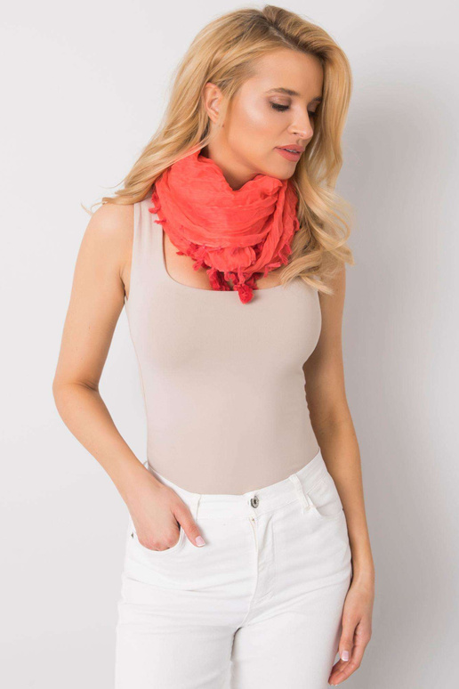 Korálový šátek s třásněmi