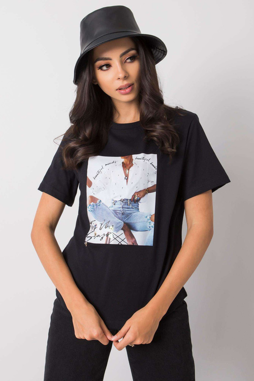 Černé tričko s nášivkou Aya Černé tričko s nášivkou Aya