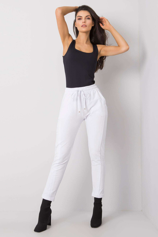 Bílé kalhoty Přístupné