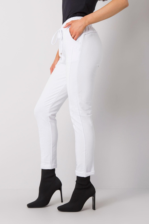 Bílé kalhoty Přístupné