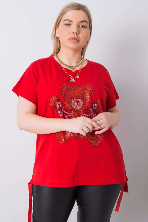 Červená nadměrná halenka s nášivkou...