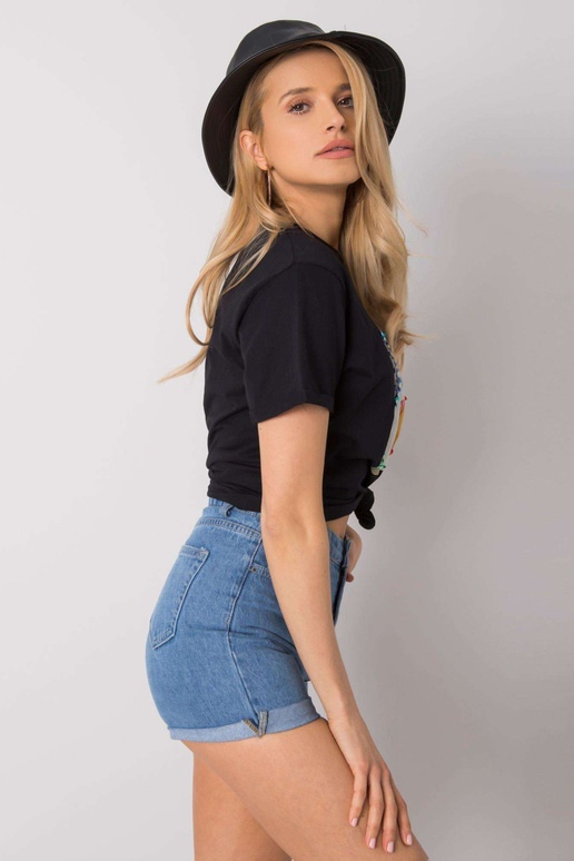 Černé tričko s nášivkami Vesna Černé tričko s nášivkami Vesna