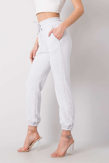 Světle šedé melanžové...