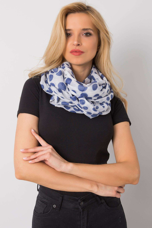 Bílo-tmavě modrý komín se vzory