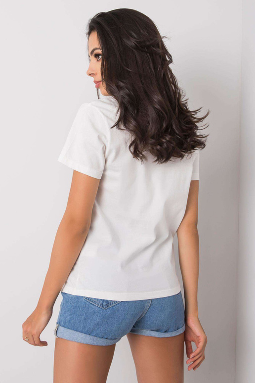 Bílé tričko s nášivkou Rosalie Bílé tričko s nášivkou Rosalie