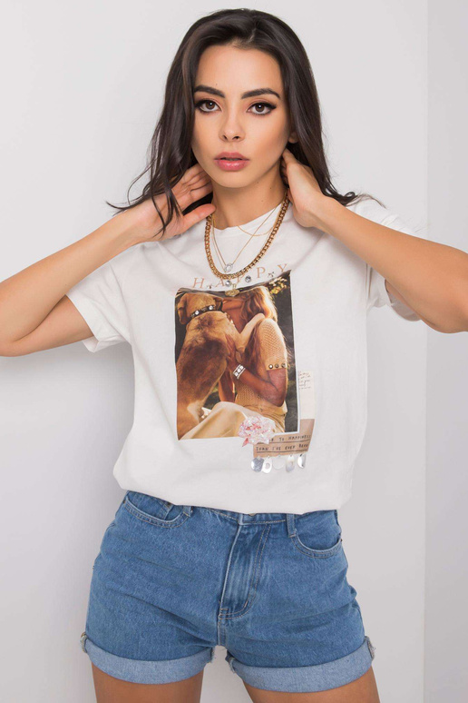 Bílé tričko s nášivkou Rosalie Bílé tričko s nášivkou Rosalie