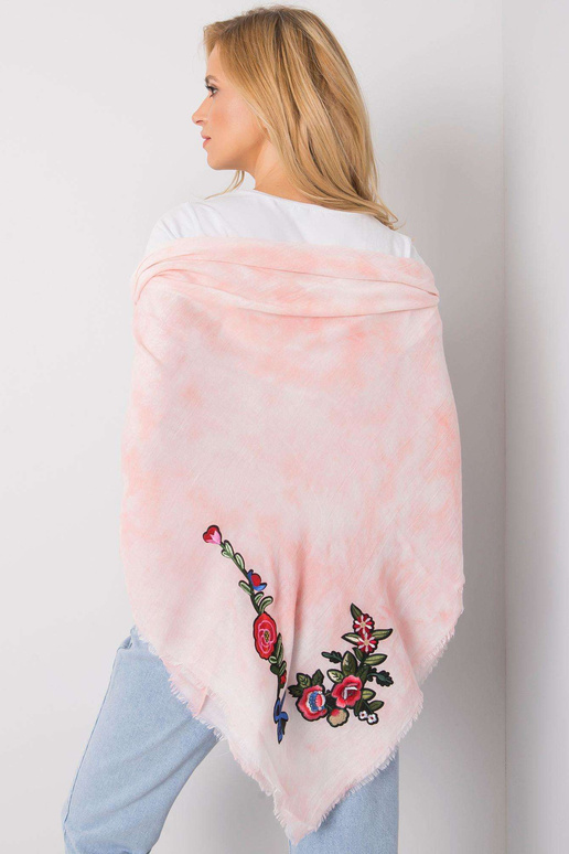 Růžový šátek s pruhy